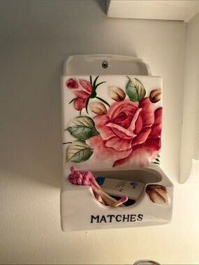Ceramic Floral Match Holder - Pink Rose